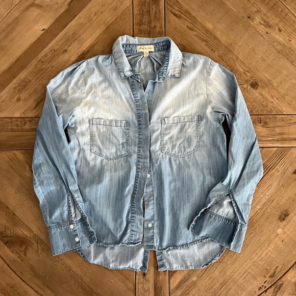 cloth & stone Tops - ✨CLEARING OUT SALE✨Cloth & Stone Sun Faded Denim Look Long Sleeve Button Up Sz M